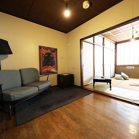 Fon-Su Bed&Breakfast Осака Екстер'єр фото